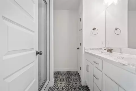 Bath - 357 Fieldstone Ln, Springfield, TN 37172 photo 2 of 4