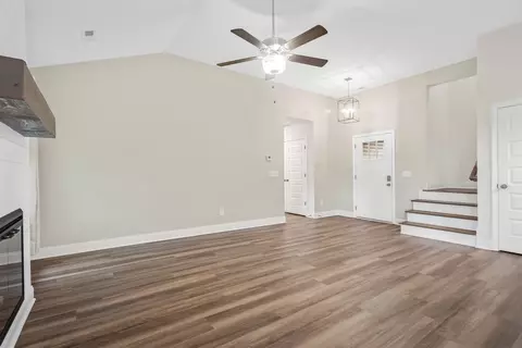 Living - 357 Fieldstone Ln, Springfield, TN 37172 photo 4 of 4