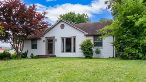 1724 Valley Rd, Clarksville, TN 37043