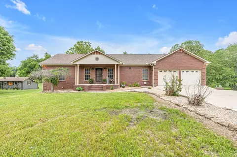 1440 White Dr, Lewisburg, TN 37091