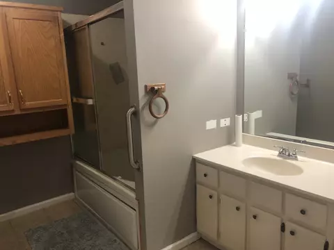 Bath - 400 Barber Cir, Centerville, TN 37033 photo 5 of 6