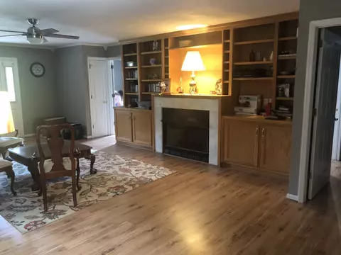 Living - 400 Barber Cir, Centerville, TN 37033 photo 4 of 4