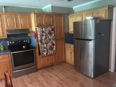 Kitchen - 400 Barber Cir, Centerville, TN 37033 photo 5 of 5
