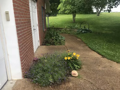 Exterior - 400 Barber Cir, Centerville, TN 37033 photo 7 of 11