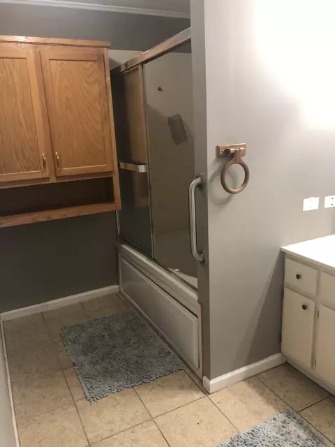 Bath - 400 Barber Cir, Centerville, TN 37033 photo 6 of 6