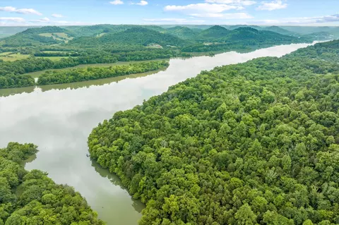 1587 Brooks Bend Ln, Gainesboro, TN 38562