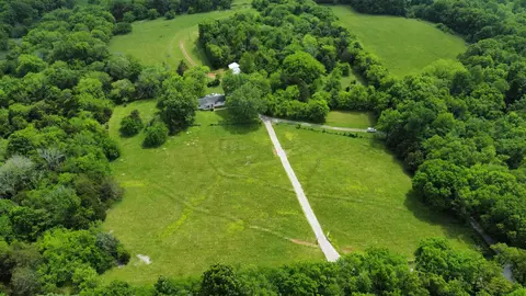 6877 Choctaw Rd, College Grove, TN 37046