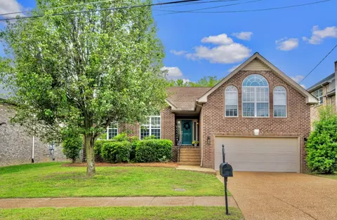 629 Sugar Mill Dr, Nashville, TN 37211