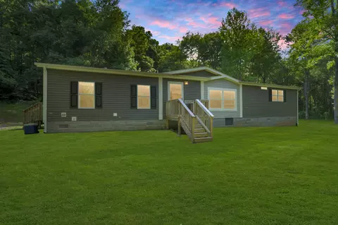 1101 White Oak Rd, Mcewen, TN 37101