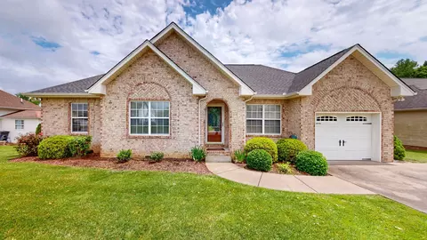 527 Polo Ln, Springfield, TN 37172