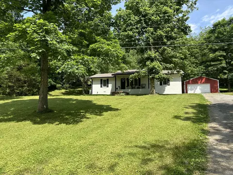 733 Bowling Branch Rd, Cottontown, TN 37048