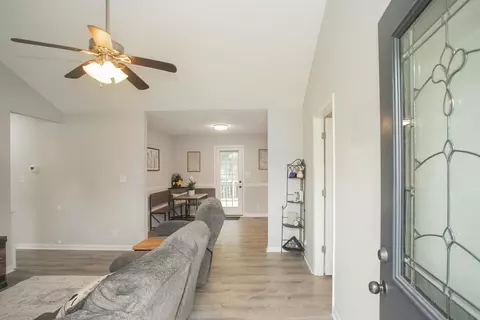 Entry Way - 137 Brookside Pt, Springfield, TN 37172 photo 1 of 4