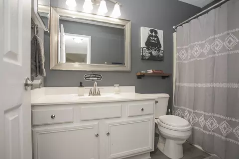 Bath - 137 Brookside Pt, Springfield, TN 37172 photo 3 of 4