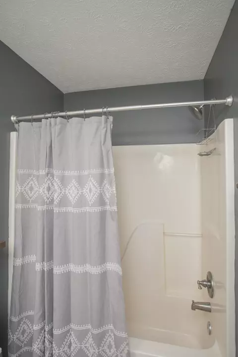 Bath - 137 Brookside Pt, Springfield, TN 37172 photo 4 of 4