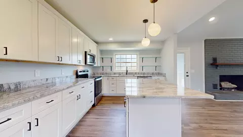1909 Lynn Cir, Greenbrier, TN 37073