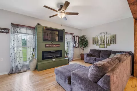 Living - 191 Ferrells Loop Rd, Manchester, TN 37355 photo 1 of 1