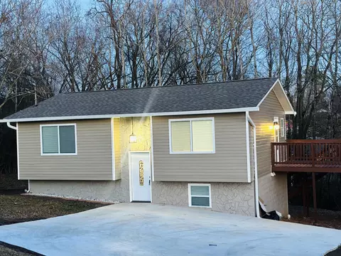 1600 Nova St, Athens, TN 37303