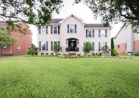 621 Pembroake Ln, Franklin, TN 37064