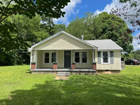 812 Scenic Rd N, Lawrenceburg, TN 38464
