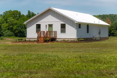 1430 W Beaverdam Rd, Centerville, TN 37033