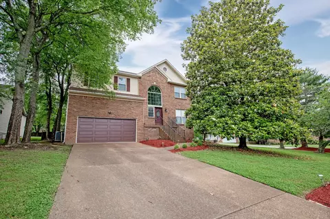 100 Charleston Ct, Hendersonville, TN 37075
