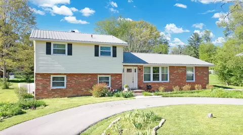 1302 Fawn St, Tullahoma, TN 37388