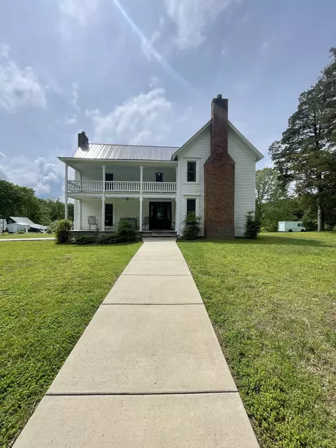 1246 Breeden Rd, Charlotte, TN 37036