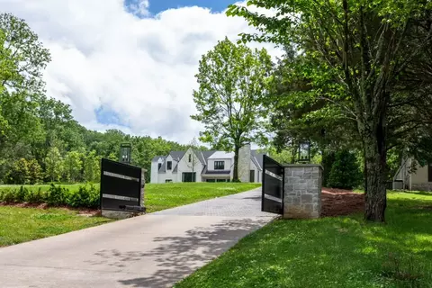 3815 Harding Pl, Nashville, TN 37215