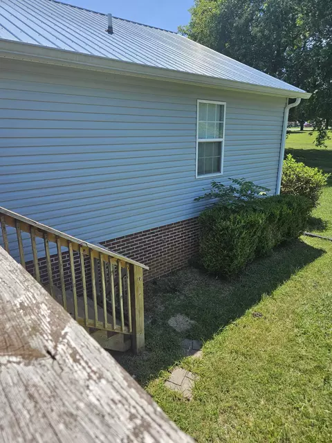 Exterior - 115 Cherry Ln, Morrison, TN 37357 photo 6 of 9