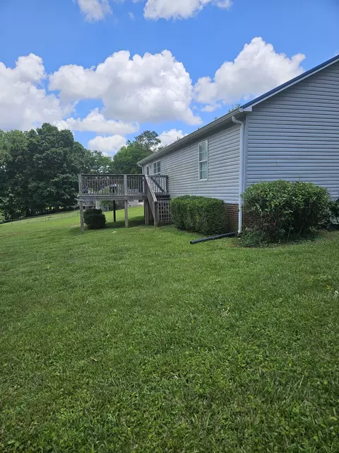 Exterior - 115 Cherry Ln, Morrison, TN 37357 photo 7 of 9