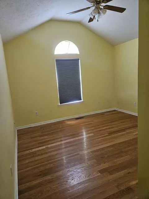 Bedroom - 115 Cherry Ln, Morrison, TN 37357 photo 3 of 5