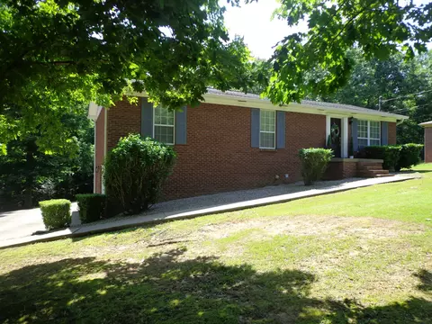 809 Oakland Dr, New Johnsonville, TN 37134