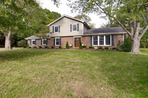 914 Sunny Hill Rd, Brentwood, TN 37027