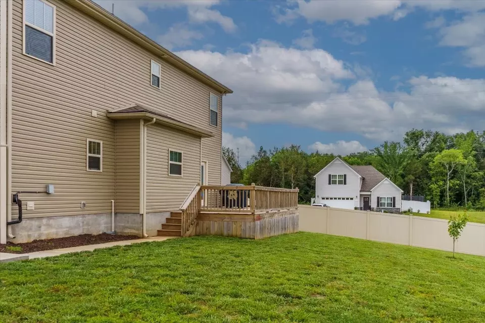 Exterior - 1401 Garrett St, Murfreesboro, TN 37129 photo 4 of 13