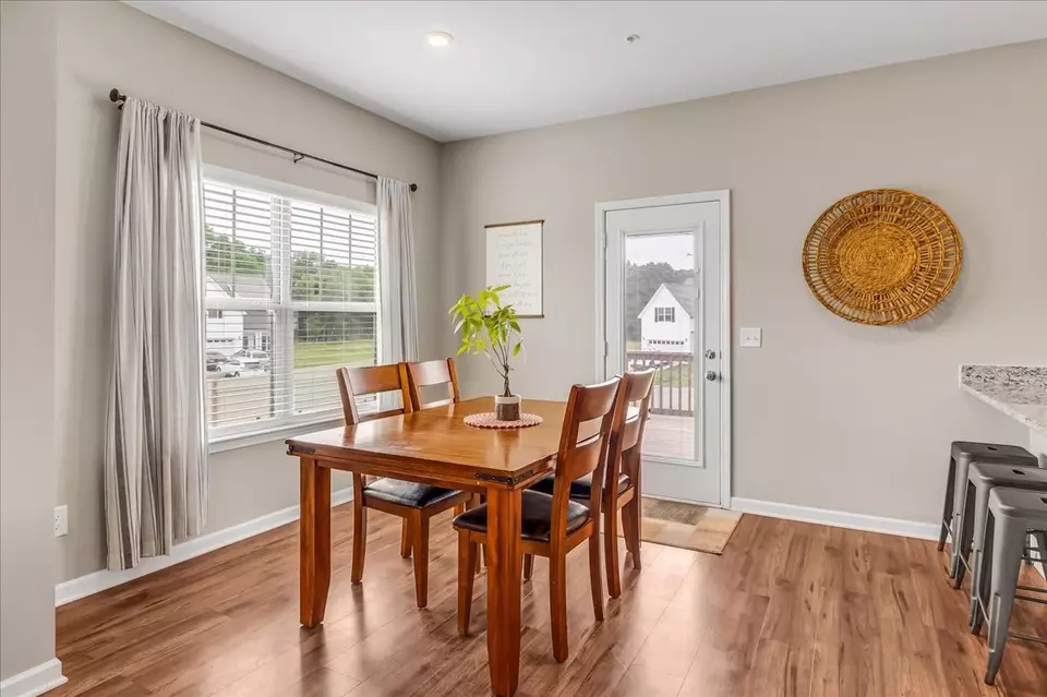 Dining - 1401 Garrett St, Murfreesboro, TN 37129 photo 2 of 4