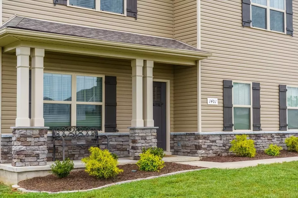 Exterior - 1401 Garrett St, Murfreesboro, TN 37129 photo 9 of 13