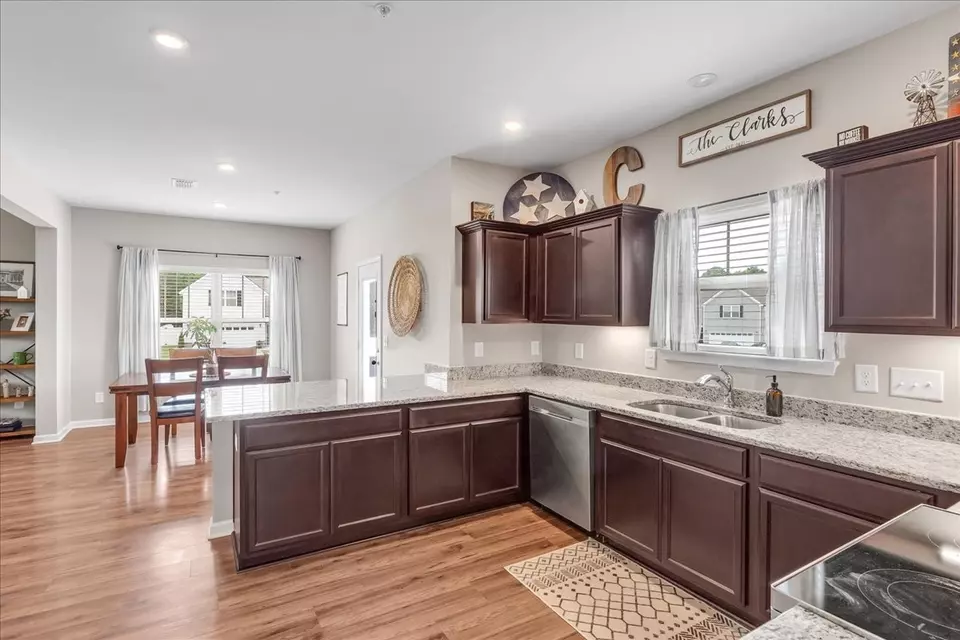 Kitchen - 1401 Garrett St, Murfreesboro, TN 37129 photo 5 of 10