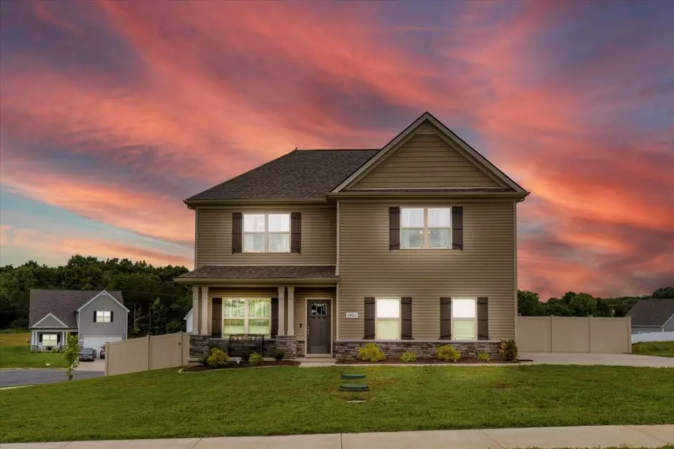 Exterior - 1401 Garrett St, Murfreesboro, TN 37129 photo 1 of 13