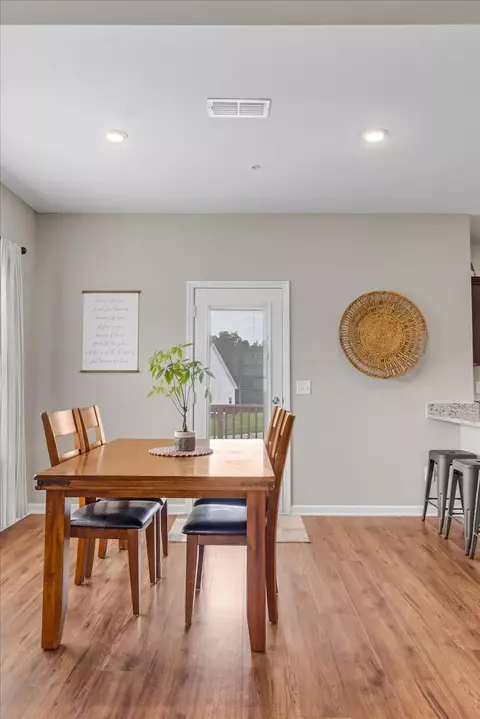 Dining - 1401 Garrett St, Murfreesboro, TN 37129 photo 1 of 4
