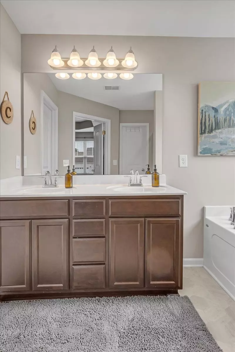 Bath - 1401 Garrett St, Murfreesboro, TN 37129 photo 4 of 6