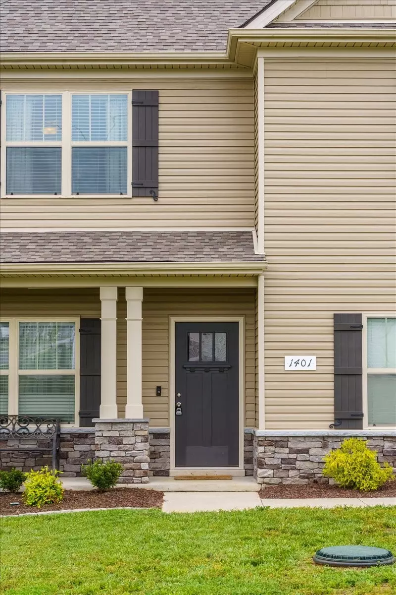 Exterior - 1401 Garrett St, Murfreesboro, TN 37129 photo 8 of 13