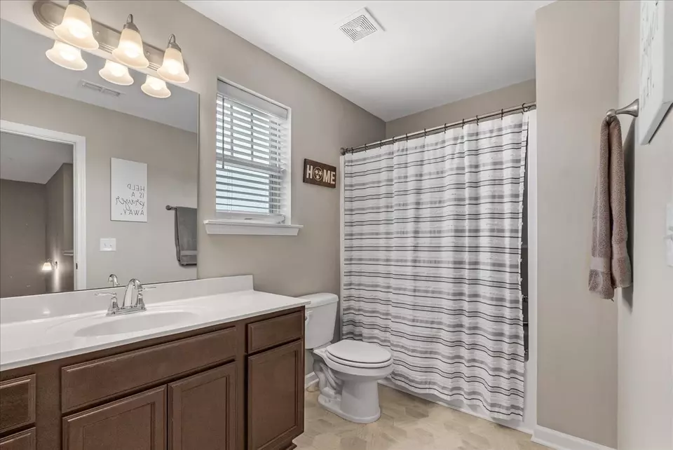 Bath - 1401 Garrett St, Murfreesboro, TN 37129 photo 5 of 6