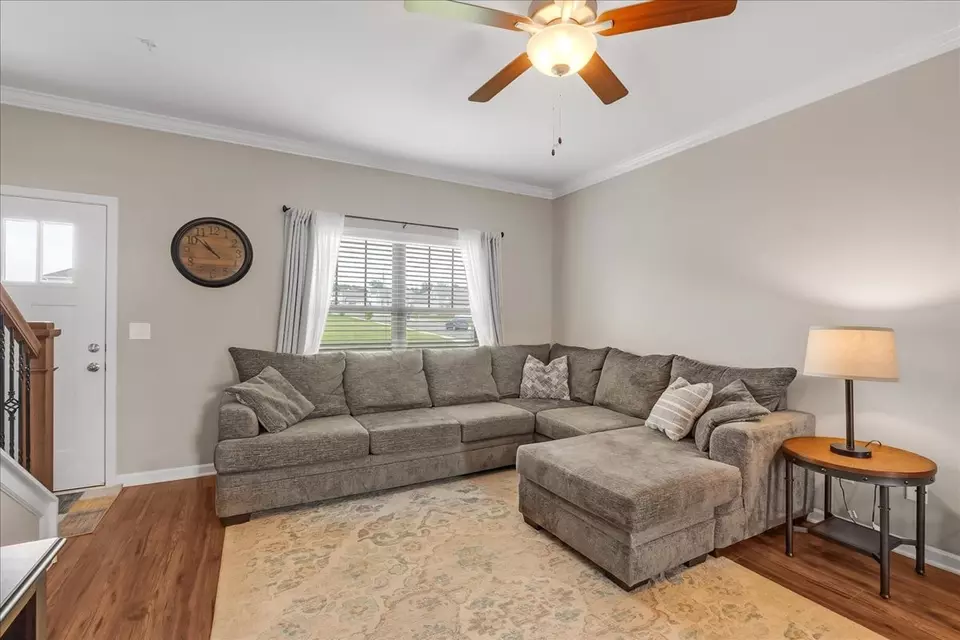 Living - 1401 Garrett St, Murfreesboro, TN 37129 photo 2 of 2