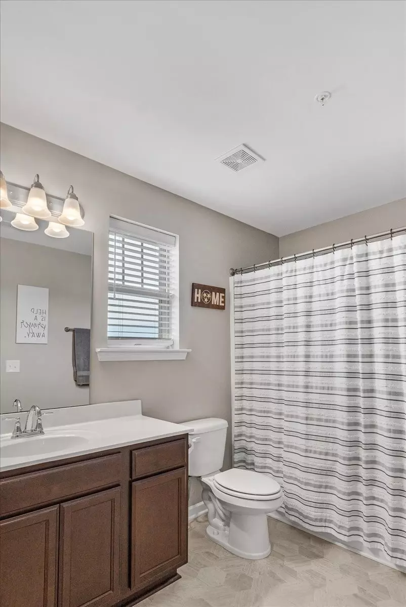 Bath - 1401 Garrett St, Murfreesboro, TN 37129 photo 6 of 6