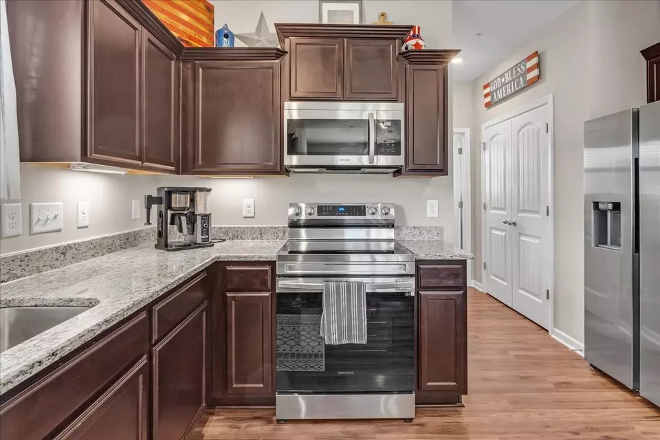Kitchen - 1401 Garrett St, Murfreesboro, TN 37129 photo 6 of 10