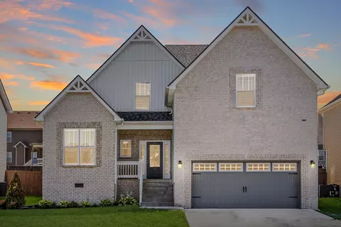 1117 Christian James Dr, Clarksville, TN 37043