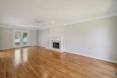 Living - 224 Devrow Ct, Franklin, TN 37064 photo 2 of 6