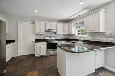 Kitchen - 224 Devrow Ct, Franklin, TN 37064 photo 2 of 6