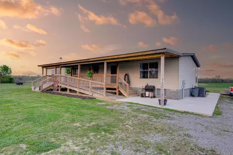 Exterior - 658 Deberry Rd, Morrison, TN 37357 photo 3 of 13