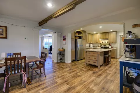 Dining - 658 Deberry Rd, Morrison, TN 37357 photo 3 of 5